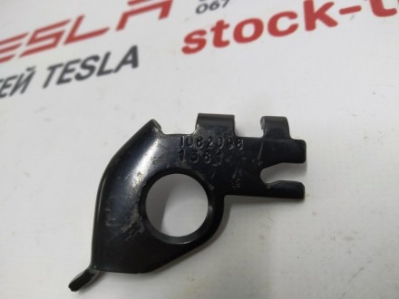 Кронштейн крепления пиропатрона ремня безопасности Tesla model S, model S REST 1. . фото 4