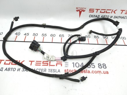 Электропроводка бампера переднего (в разборе) Tesla model X 1032433-00-G
Достав. . фото 2