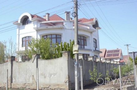дом, 600 кв. м