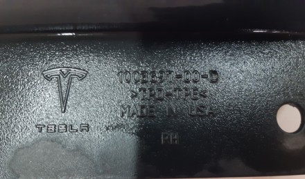 Обтекатель накладки порога правый Tesla model S 1003697-00-D
Доставка по Украин. . фото 4