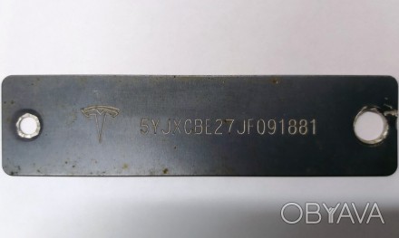 Табличка с VIN кодом под лобовым стеклом Tesla model X 75 D 1035217-S0-A
Достав. . фото 1