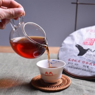 Шу Пуэр Гун Тин (Дворцовый) — императорский чай 2016 года товарного знака Mu Ye . . фото 9