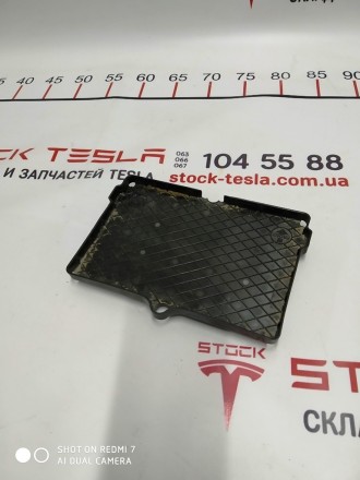 Теплошумоизолятор салона стойки C правый Tesla model S, model S REST 1045214-00-. . фото 4