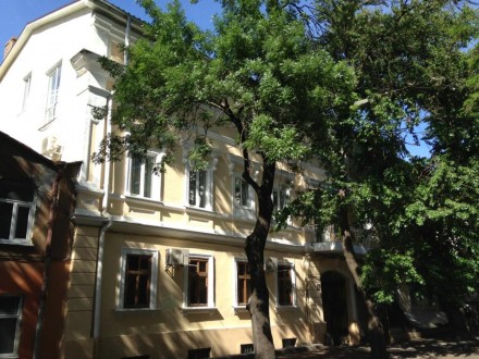 Чотирикімнатна двоповерхнева квартира знаходиться в центрі Одеси та у пішій дост. Приморский. фото 3