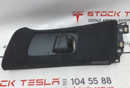 Облицовка стойки B верхняя левая ULTRASUEDE BLK GRAPH с кнопками двери Tesla mod. . фото 3