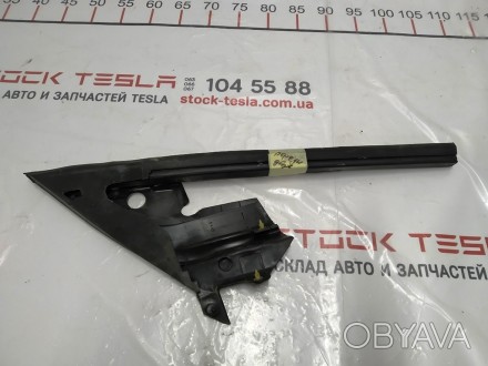 Уплотнитель форточки двери передней левой Tesla model 3 1090501-00-G
Доставка п. . фото 1