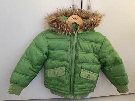 Куртка унисекс на сезон осень-зима зелёного цвета. Размер 110 см (5-6 лет), длин. . фото 2