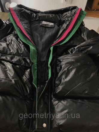 
Демисезонная куртка в черном цвете
Материал: лак moncler 
утеплитель синтепух
Т. . фото 6