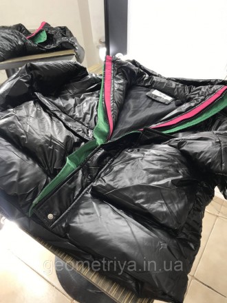
Демисезонная куртка в черном цвете
Материал: лак moncler 
утеплитель синтепух
Т. . фото 5