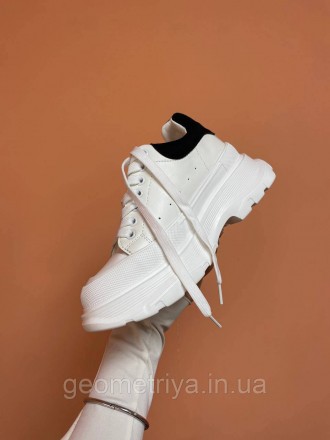 
Теплі кросівки у стилі MCQUEEN LOW WHITE
Демісезонні жіночі кросівки стануть у . . фото 7