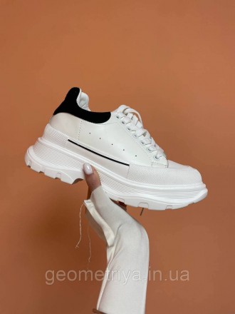 
Теплі кросівки у стилі MCQUEEN LOW WHITE
Демісезонні жіночі кросівки стануть у . . фото 2