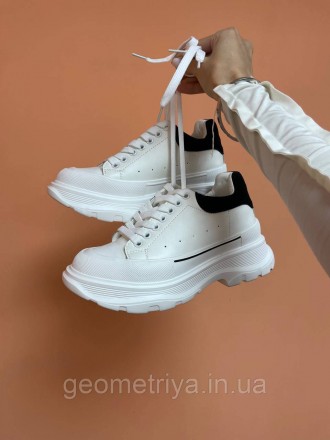 
Теплі кросівки у стилі MCQUEEN LOW WHITE
Демісезонні жіночі кросівки стануть у . . фото 8