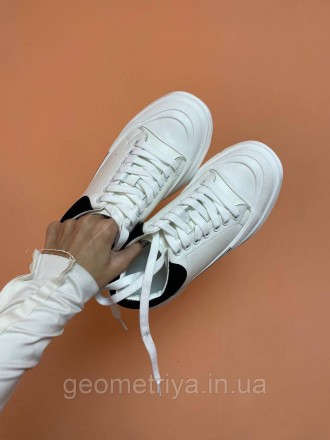 
Теплі кросівки у стилі MCQUEEN LOW WHITE
Демісезонні жіночі кросівки стануть у . . фото 3