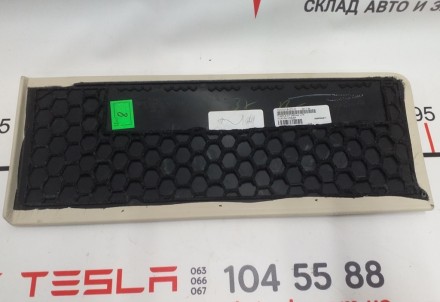 Лицевая панель бардачка (перчаточного ящика) 13A PUR CREAM Tesla model X 1007018. . фото 3