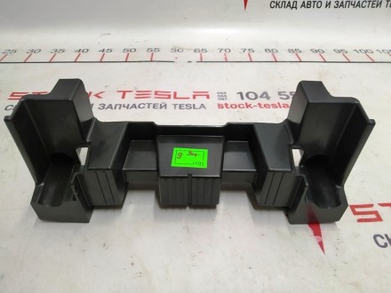 Кронштейн панель пола 2-го ряда сидений центральная (6 мест) Tesla model X 10597. . фото 4