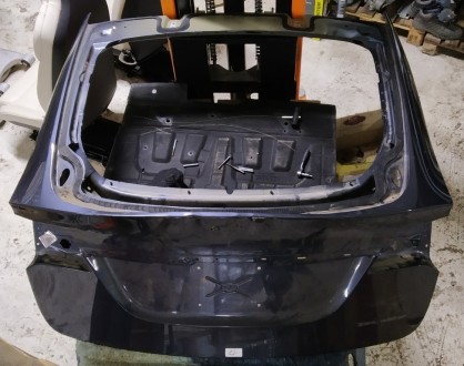 Крышка багажника (ляда) металл (с повреждением) Tesla model X 1069546-E0-A
Дост. . фото 2