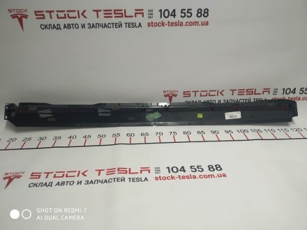 Стоп сигнал крышки багажника верхний для электромобиля Тесла. Один из элементов . . фото 3
