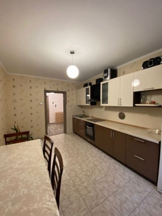 Продается Двухкомнатная квартира с раздельными комнатами около метро Позняки по . . фото 3