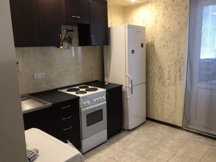 1к.кв., 45м.кв., Дарницкий р-н, ул.Драгоманова, 1к. Киев. фото 1 1к.кв., 45м.кв., Дарницкий р-н, ул.Драгоманова, 1к. Киев. фото 1