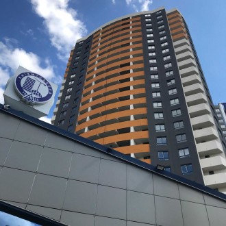 Продается видовая 1-комнатная квартира-студия с балконом. Киев. фото 1 Продается видовая 1-комнатная квартира-студия с балконом. Киев. фото 1