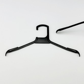 Пластмассовые детские плечики для одежды W-V25 чёрного цвета.
В упаковке 10 штук. . фото 3