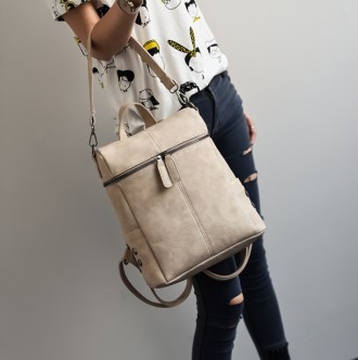 
Стильный женский рюкзак сумка
 Характеристики:
Материал: Плотная и высококачест. . фото 2