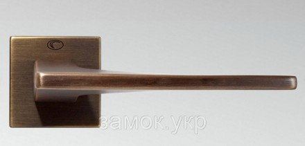 CONVEX 1495 античная бронза
 
CONVEX 1495 – реверсивная дверная ручка на квадрат. . фото 4