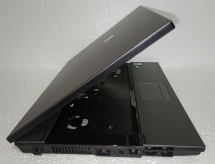 Корпус з ноутбука HP 625 (2)

В комплекті кришка, рамка та петлі матриці, сере. . фото 4