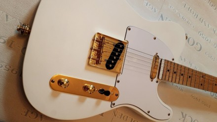 Электрогитара Fender Telecaster Custom Shop White Gold China.
С логотипом Fender. . фото 4
