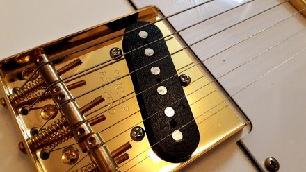 Электрогитара Fender Telecaster Custom Shop White Gold China.
С логотипом Fender. . фото 7