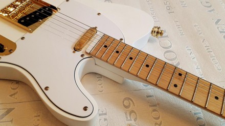 Электрогитара Fender Telecaster Custom Shop White Gold China.
С логотипом Fender. . фото 5