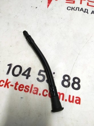 Трубка сливная дренажная электромагнитного порта зарядки на авто Tesla Model 3. . . фото 3