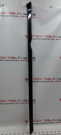 Молдинг накладки порога левый декоративный (пластик) для электрокара Тесла Модел. . фото 2