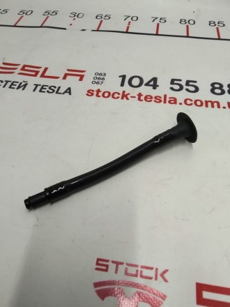 Трубка сливная дренажная электромагнитного порта зарядки Tesla model S, REST 102. . фото 2