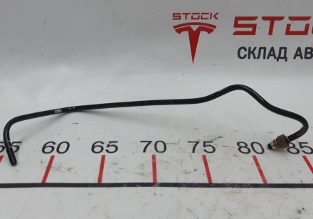 Трубка блока клапанов пневмоподвески (малая) Tesla model X 1027932-00-A
Доставк. . фото 2