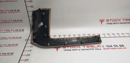 Накладка центральной панели нижняя правая Pur Mojave Tesla model X S REST 100231. . фото 3