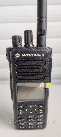 Профессиональная портативная аналогово-цифровая радиостанция Motorola DP4800e VH. . фото 2