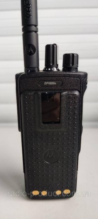 Профессиональная портативная аналогово-цифровая радиостанция Motorola DP4800e VH. . фото 6