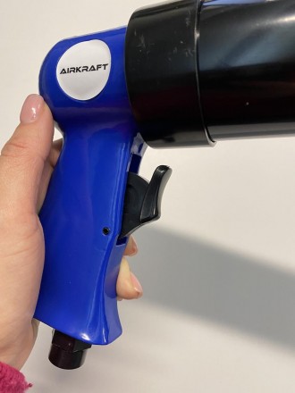 Пневмопістолет для видавлювання силікону AIRKRAFT AT-193 — це недорогий і міцний. . фото 3