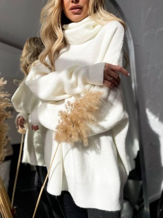 Женский длинный теплый свитер оверсайз из шерсти белого цвета.
Свитер мягкий и н. . фото 7