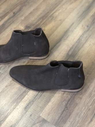 Новые замшевые ботинки челси Kurt Geiger
Размер 44, стелька 27,5 см.
Made in I. . фото 3