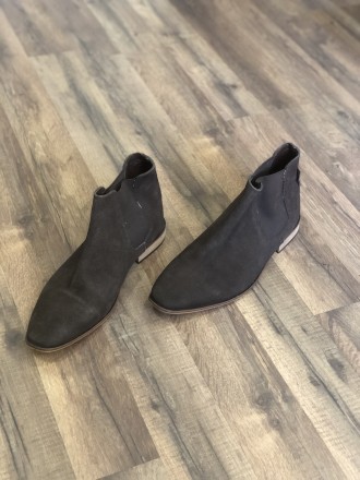 Новые замшевые ботинки челси Kurt Geiger
Размер 44, стелька 27,5 см.
Made in I. . фото 2