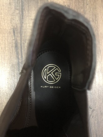 Новые замшевые ботинки челси Kurt Geiger
Размер 44, стелька 27,5 см.
Made in I. . фото 5