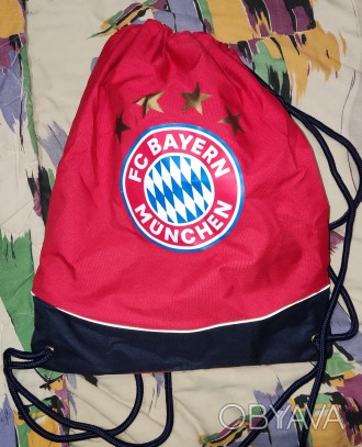 Сумочка-рюкзачок с символикой  FC Bayern Munchen, для обуви, формы и т.д, размер. . фото 1