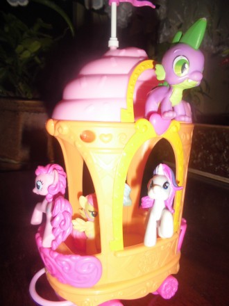 Вагончик для поезда Дружба от компании Hasbro, Теперь еще больше друзей Пинки Па. . фото 5