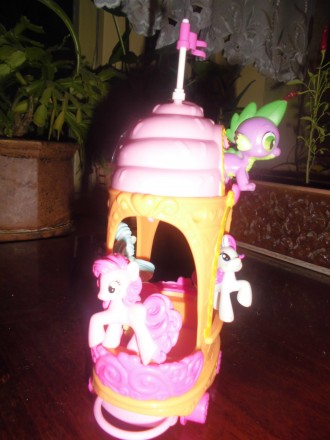 Вагончик для поезда Дружба от компании Hasbro, Теперь еще больше друзей Пинки Па. . фото 4