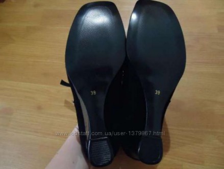 Продам чёрные замшевые туфли на танкетке фирмы SaViO, 39 размера. Туфли новые, о. . фото 5