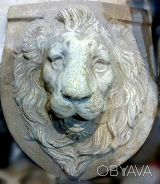 Маска льва на щите. гипс--450грн, бетон белый(М500)--650грн. 450*350 мм. Продажа. . фото 1