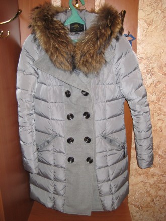 Продам зимнюю куртку-пальто S размера. Носится как куртка, потом можно переделат. . фото 3