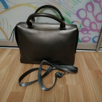 Женская сумка из натуральной кожи, цвет серый металлик, в идеальном состоянии, е. . фото 10